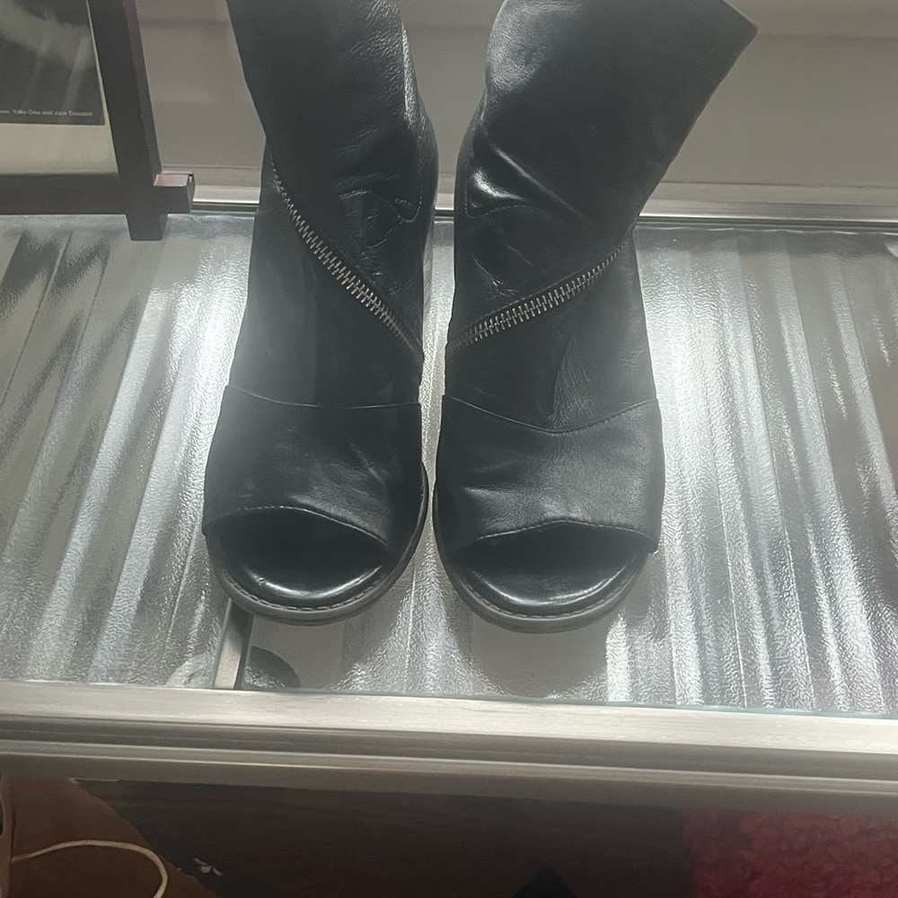 White Mountain Black Open-Toe Zippered Heeled Booties